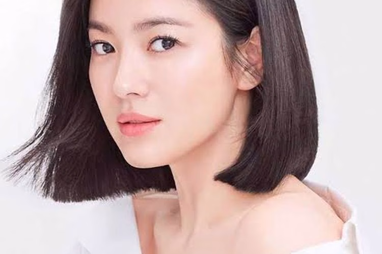 Model Rambut Cewe Sebahu: Gaya Lurus yang Elegan