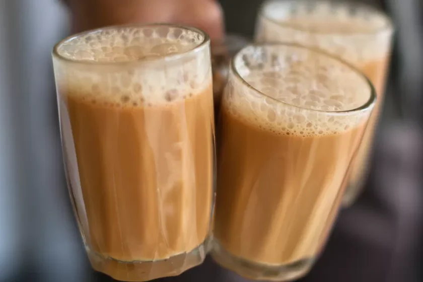 Es Teh Tarik: Perpaduan Unik Teh dan Susu