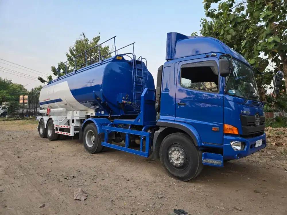 kapasitas tangki hino 500