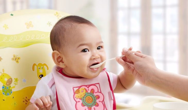 Tips Memilih dan Menyajikan Bubur Fortif untuk Bayi
