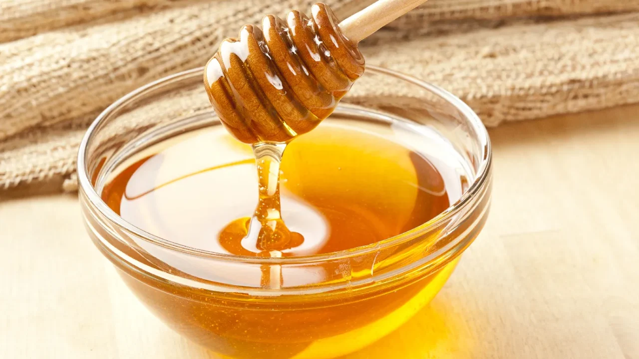cara membuat masker madu untuk memutihkan wajah