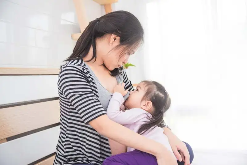 cara mengatasi bayi tersedak asi