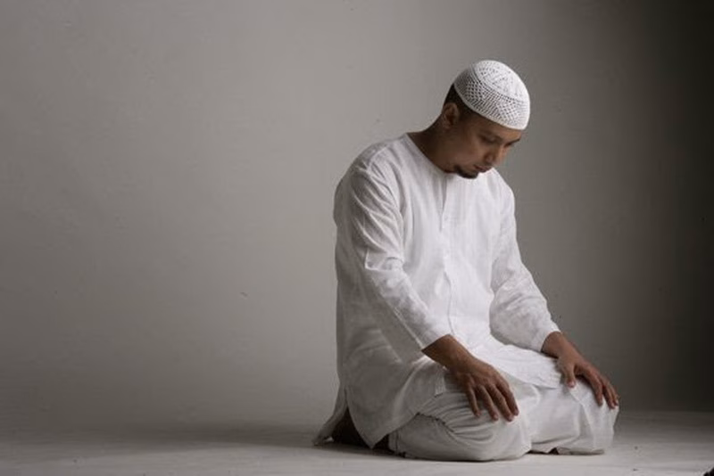 arti attahiyatul