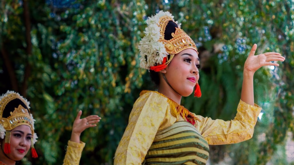 baju adat ntb wanita