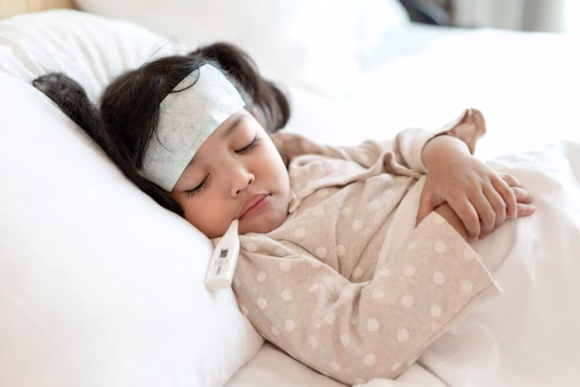 demam di malam hari pada anak gejala apa