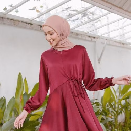 kombinasi warna maroon cocok dengan warna apa