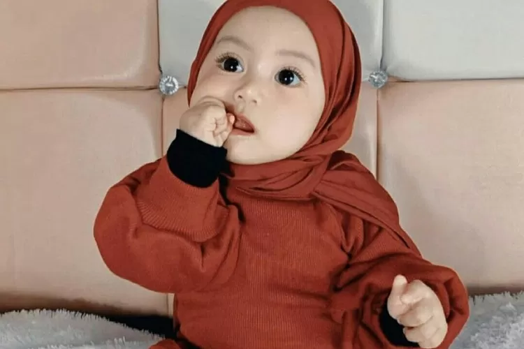 nama bayi kembar perempuan islami 2 kata