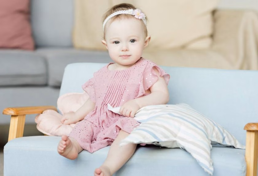 nama bayi perempuan menurut bulan lahir dan artinya