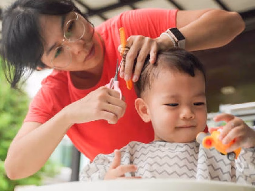 potong rambut bayi