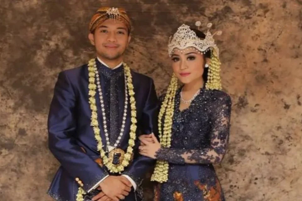 10 pakaian adat jawa barat