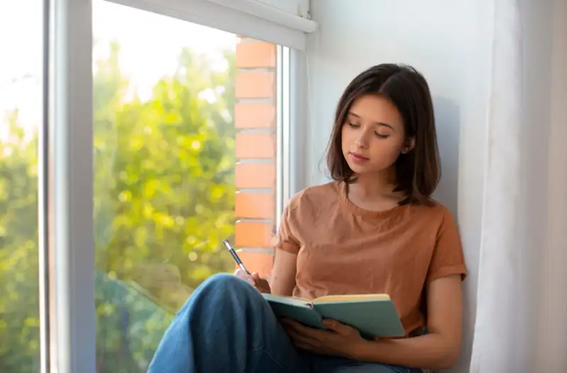 antonim dari kata subur