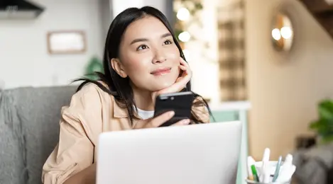 emoji love merah artinya