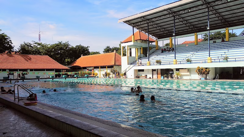 kolam renang surabaya