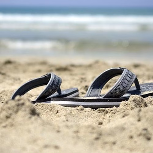 mimpi sandal hilang dua duanya