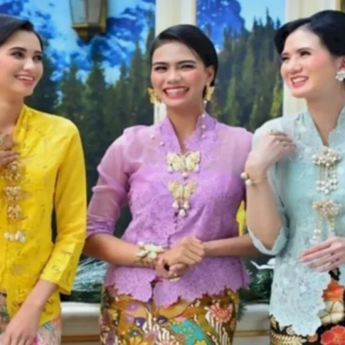 nama baju adat betawi