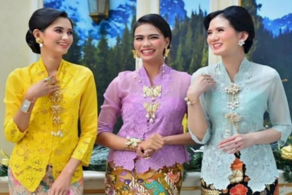 nama baju adat betawi