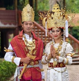 nama baju adat lampung