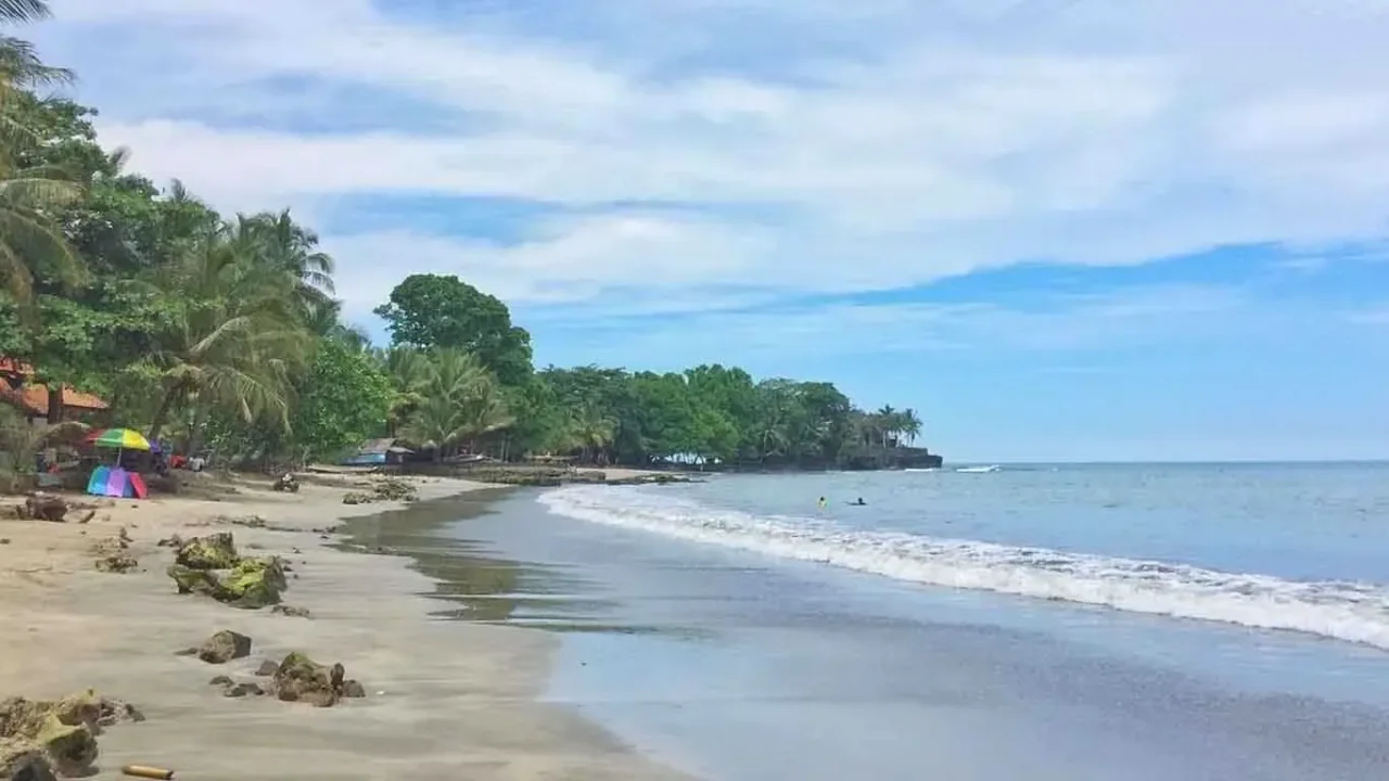 wisata pantai terindah di Indonesia
