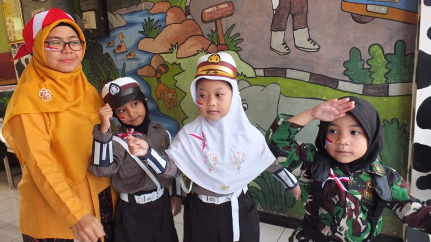 poster hari pahlawan anak sd