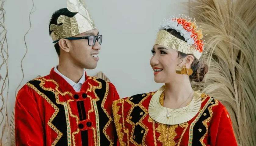 sumatera utara baju adat