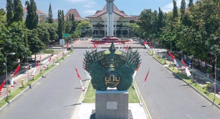 universitas negeri di yogyakarta