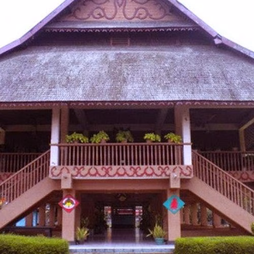 nama rumah adat sulawesi tengah