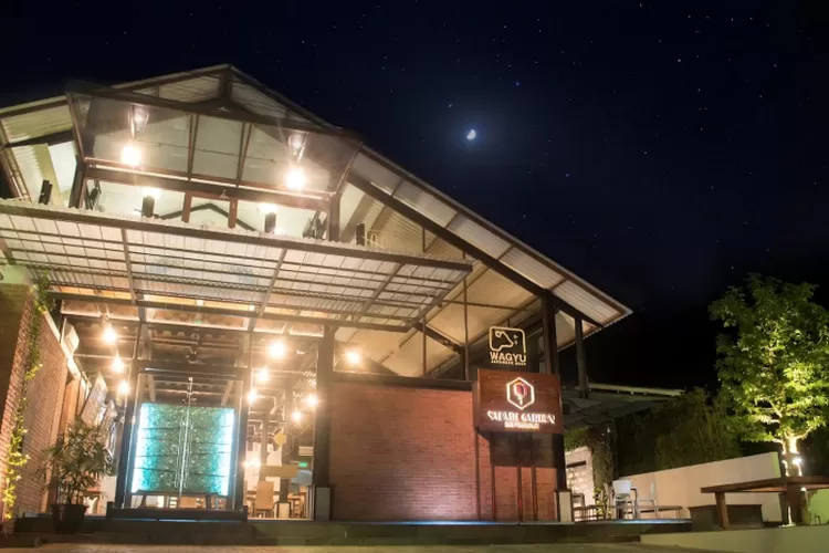 rekomendasi cafe terdekat