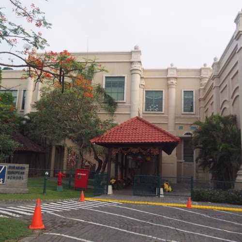 sekolah internasional di surabaya