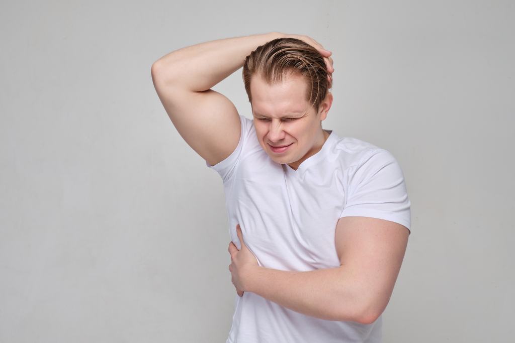 tulang rusuk sebelah kiri sakit