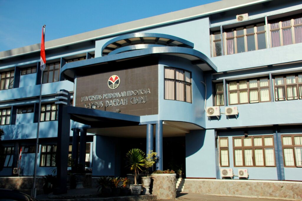 universitas negeri di bandung