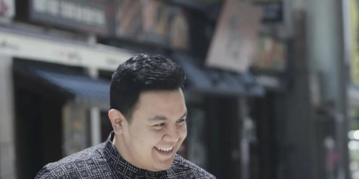 makna lagu monokrom