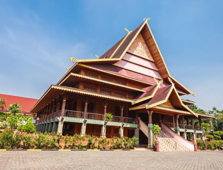 nama rumah adat riau