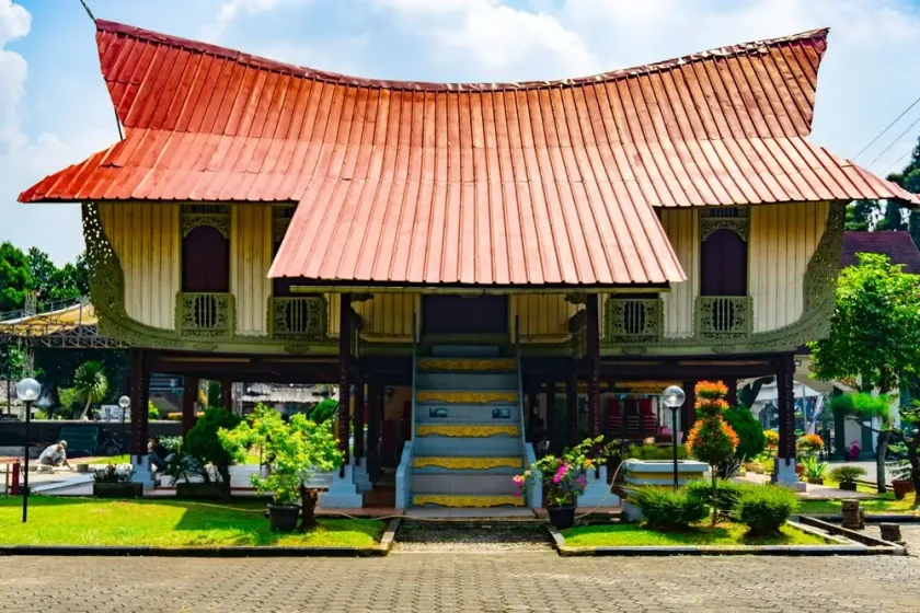 nama rumah adat riau