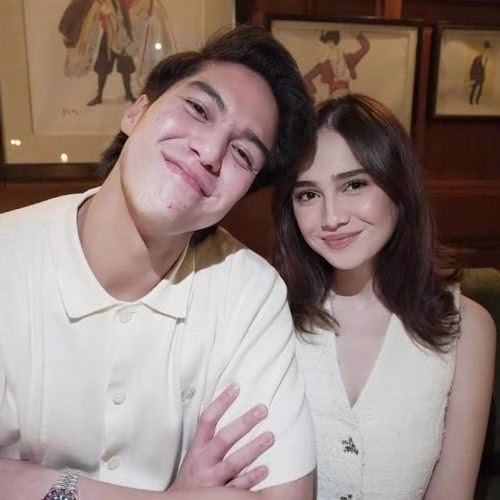 artis yang sedang viral