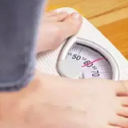 berat badan ideal wanita sesuai usia