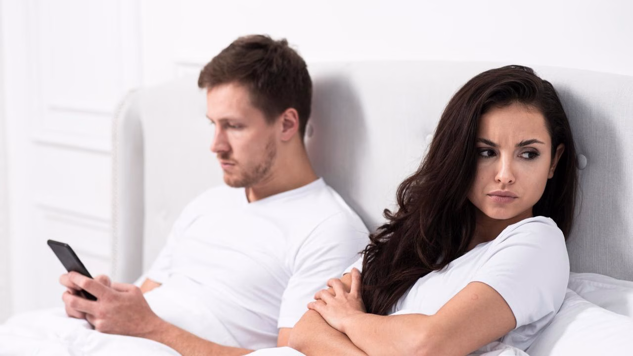 kata-kata minta maaf ke pacar lewat chat