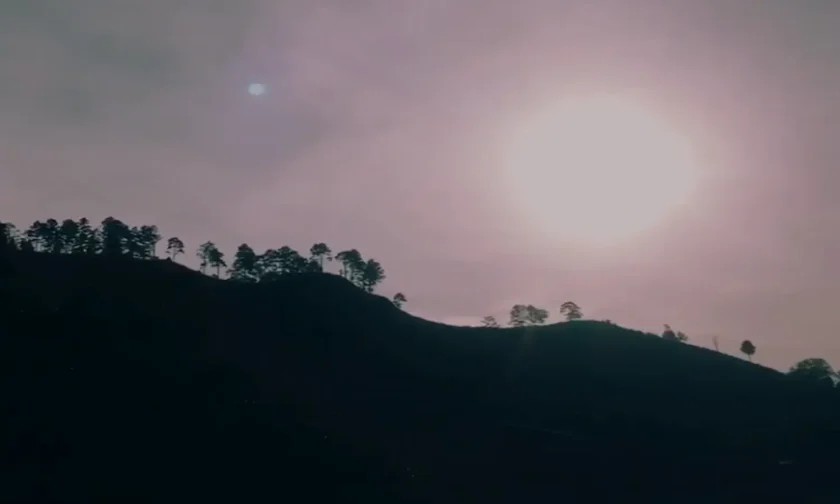 the moon is beautiful isn't it artinya