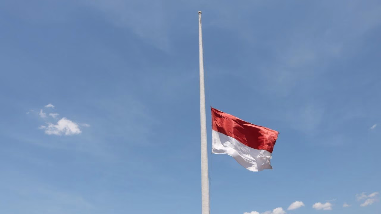 bendera setengah tiang