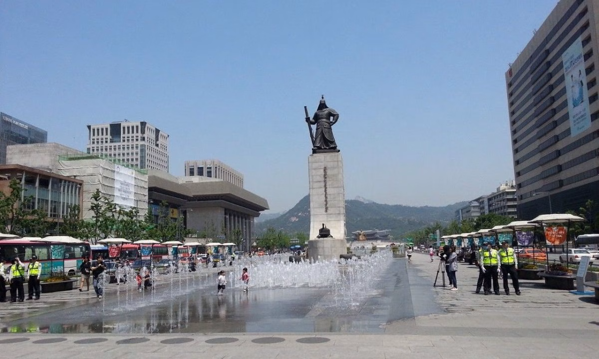 gwanghwamun square