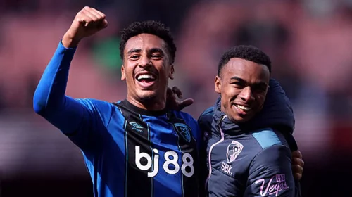 Mohamed Simakan Bek Modern Dengan Masa Depan Cerah